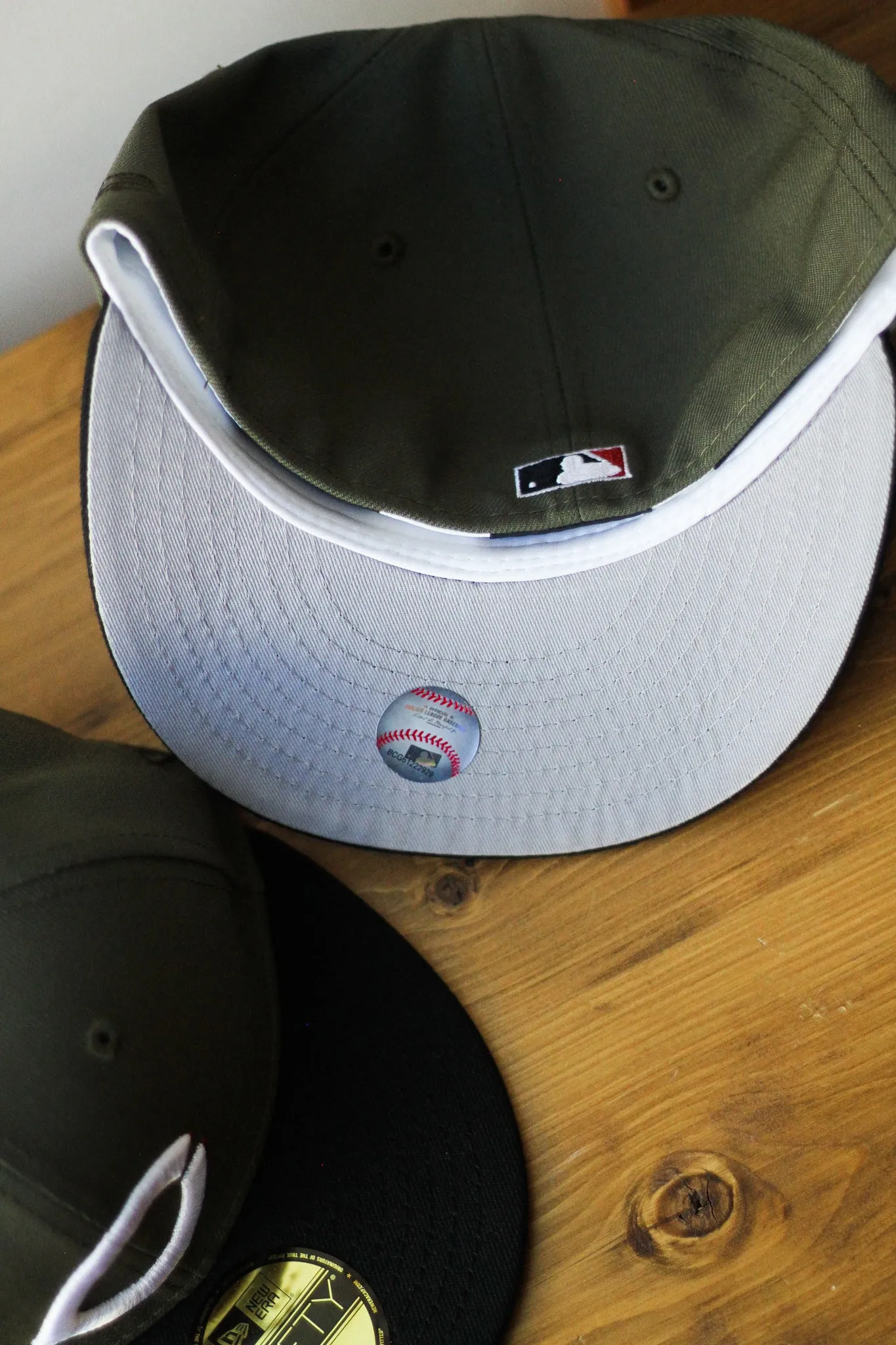 2003 CINCINNATI REDS OLIVE/BLACK FITTED W/ GREY UNDER VISOR