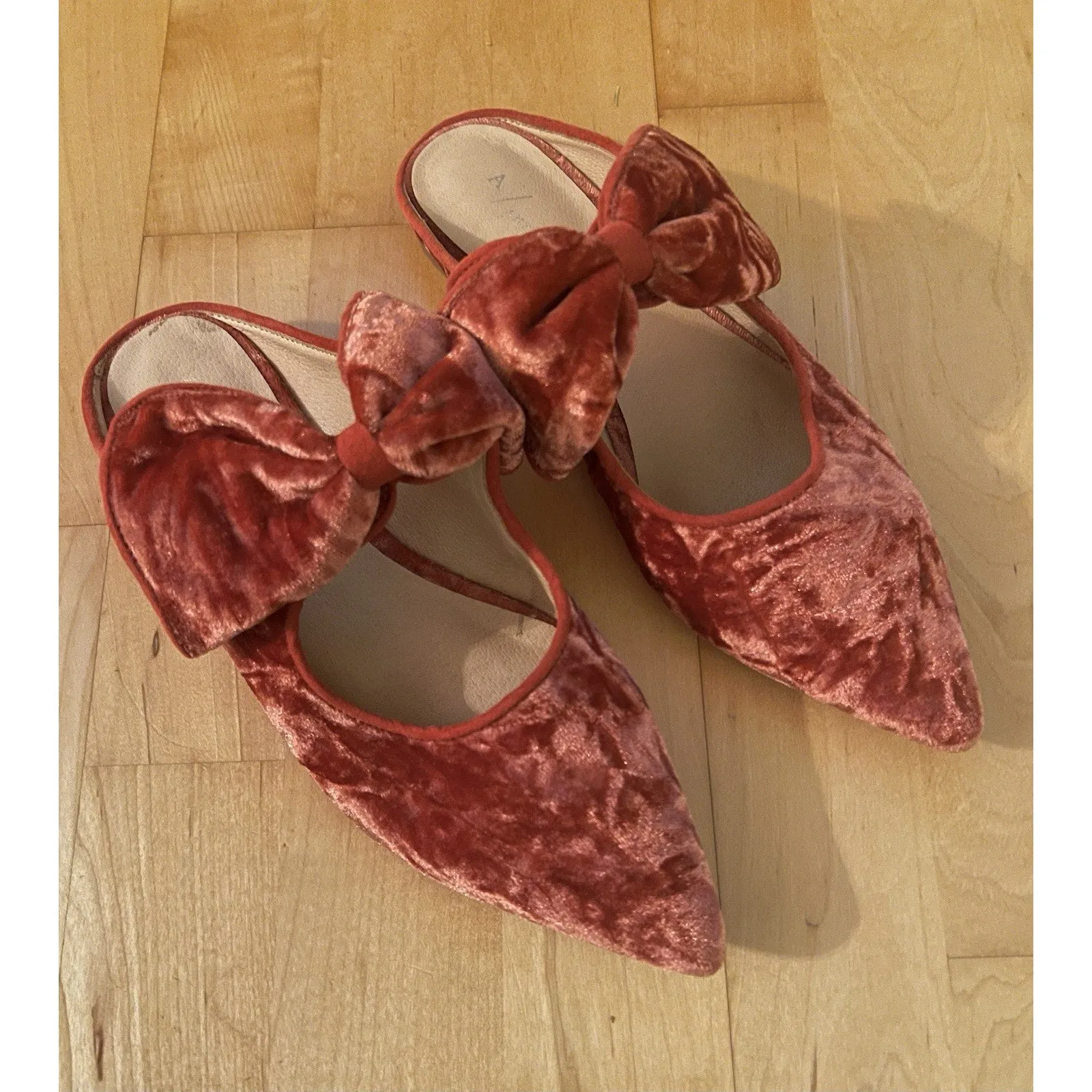 Anthropologie Women's Livia Pink Velvet Bow Flats – Effortless Elegance & Comfort 7