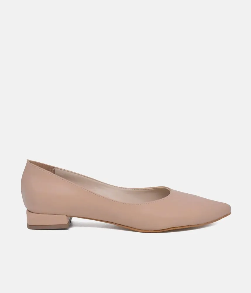 Belle & Lucy Stylish Beige Pointy Toe Flats