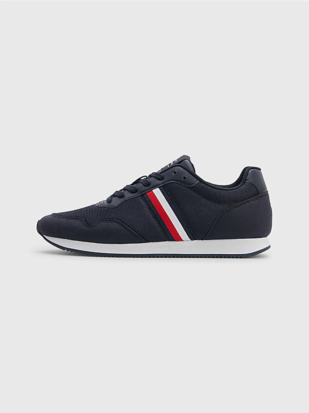 Core Lo Runner Sneaker in Navy
