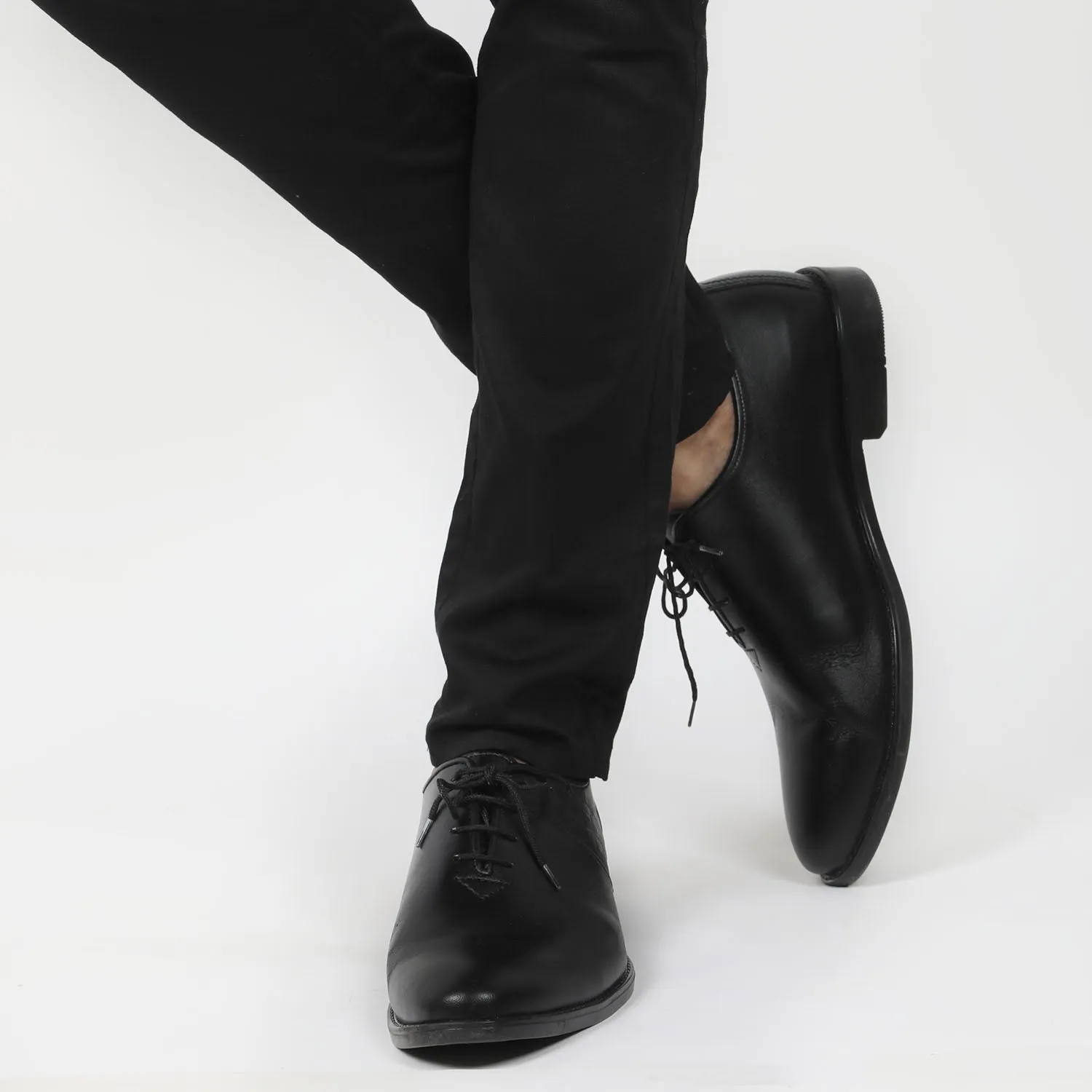 Eminent Classic Oxford-Style Dress Shoes - Black