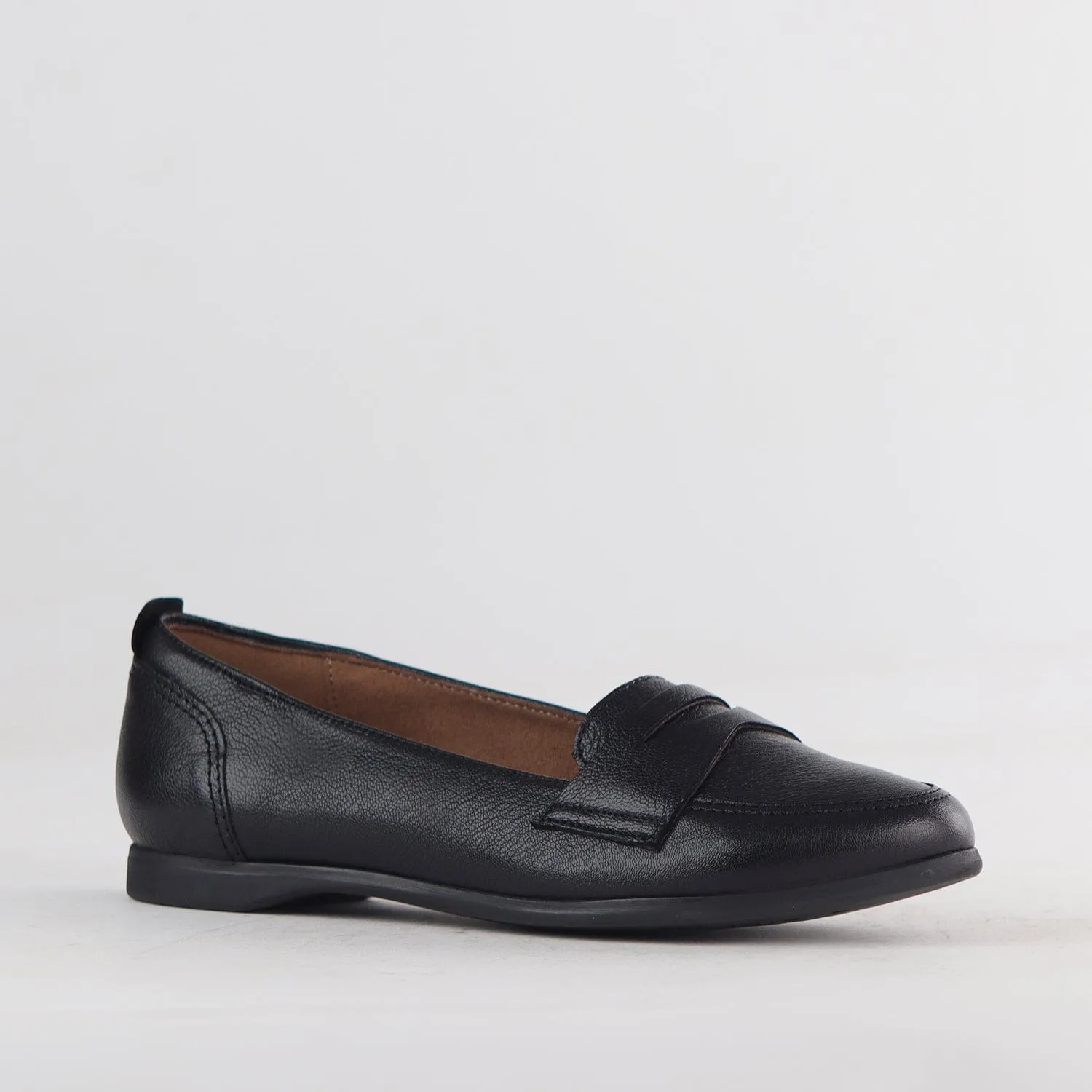 Flat Loafer in Black- 11374