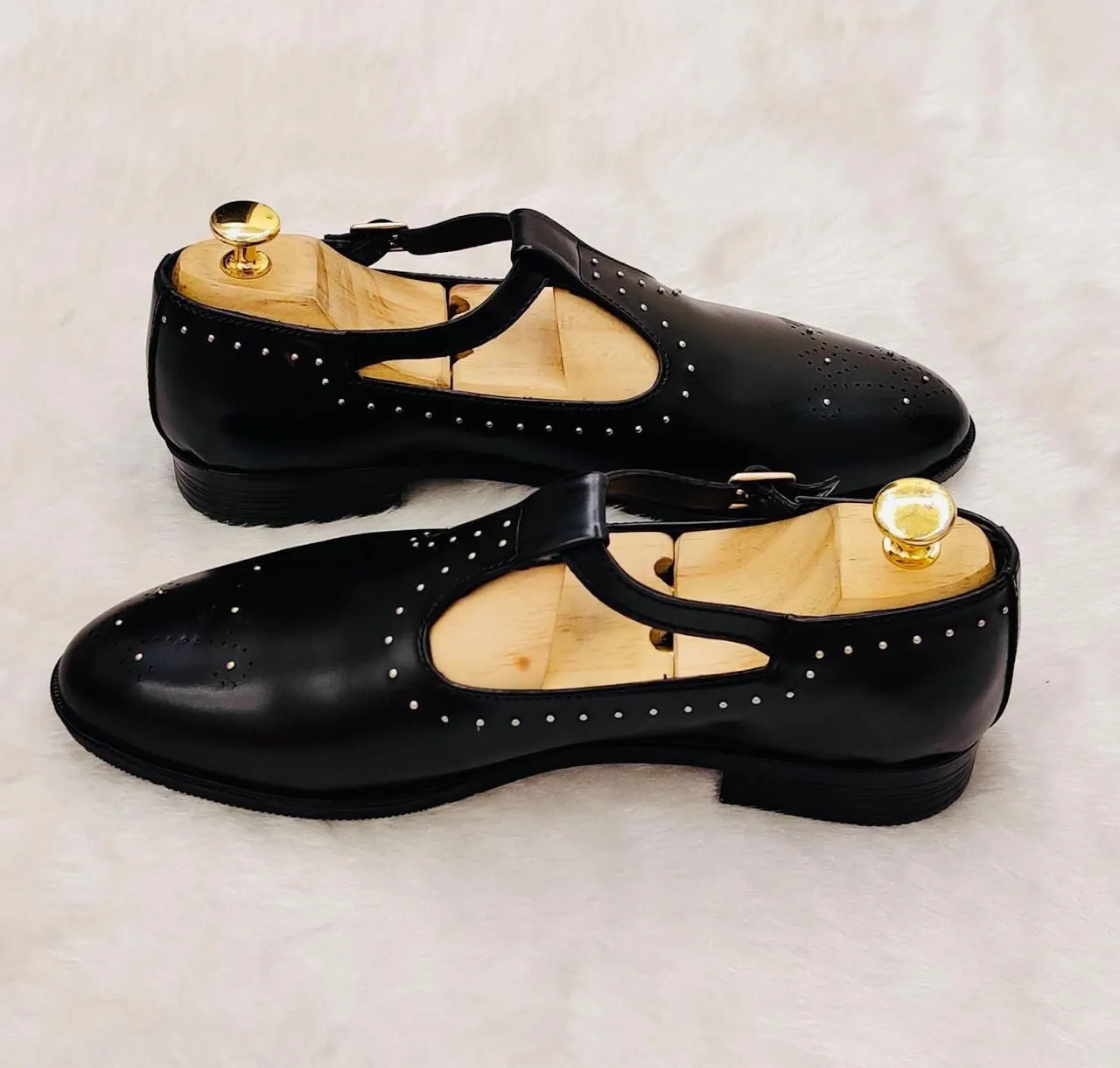 Hand-Painted Brown Peshawari Sandel For Casual And Party Wear-Unique and Classy
