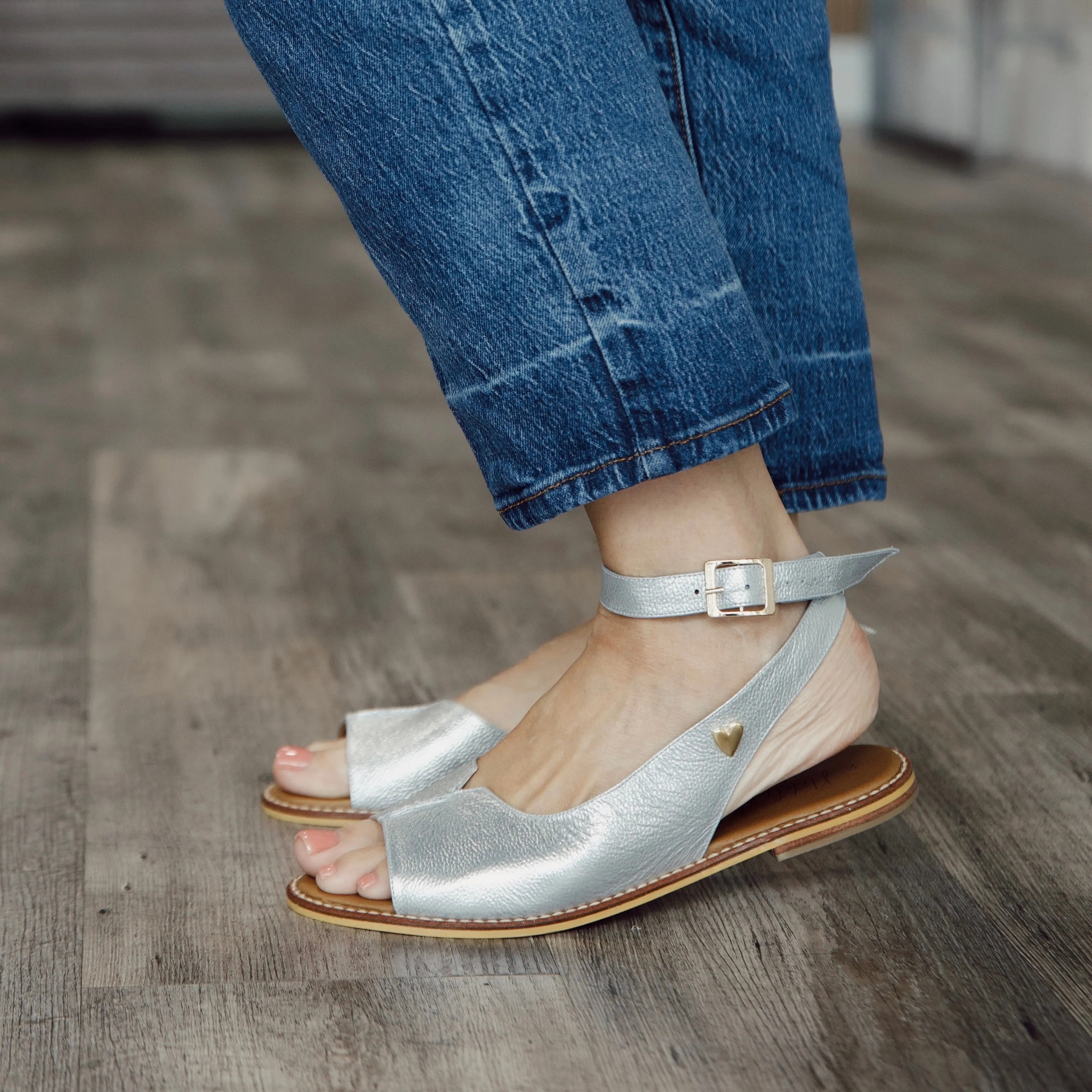 Jess Flat Sandals - Silver