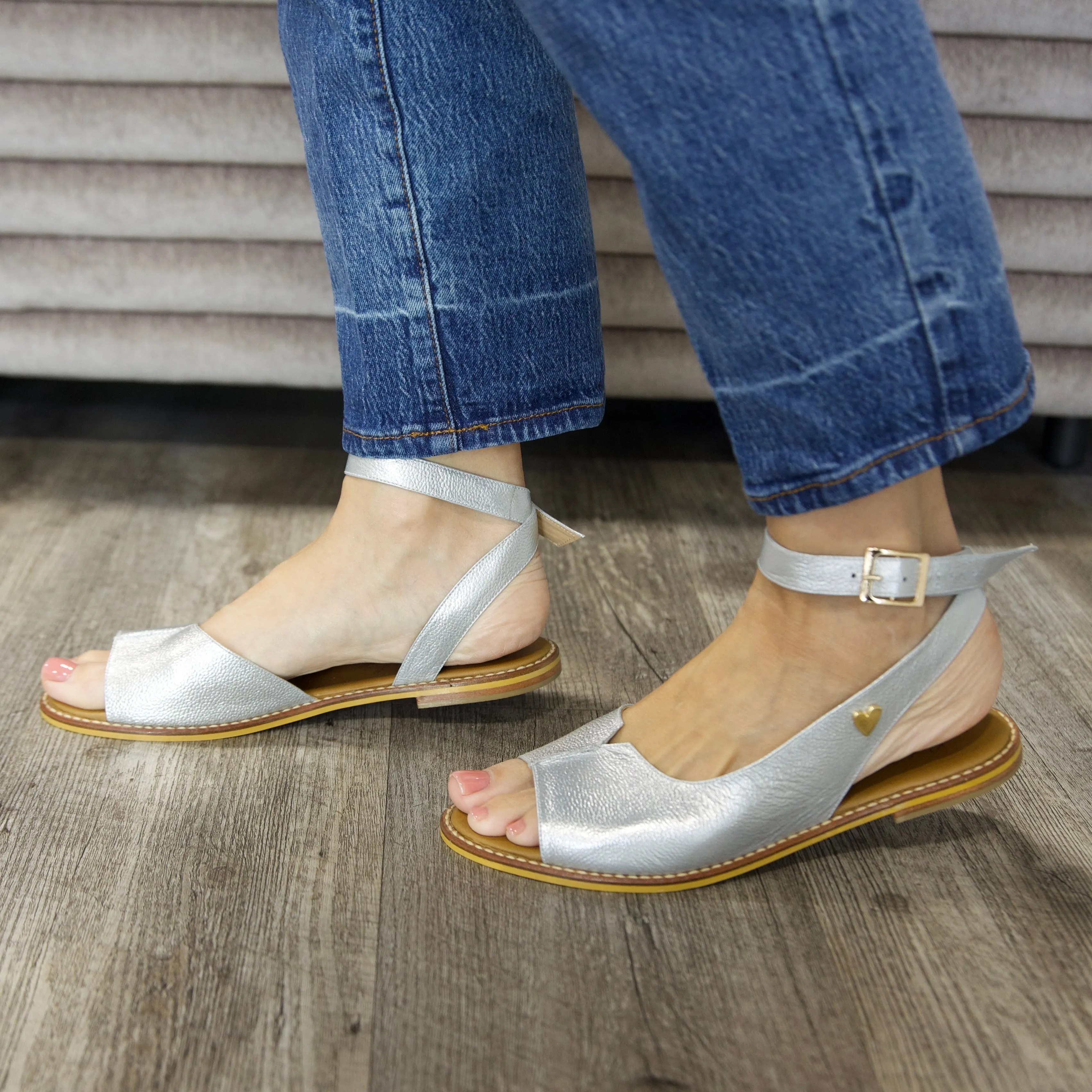 Jess Flat Sandals - Silver
