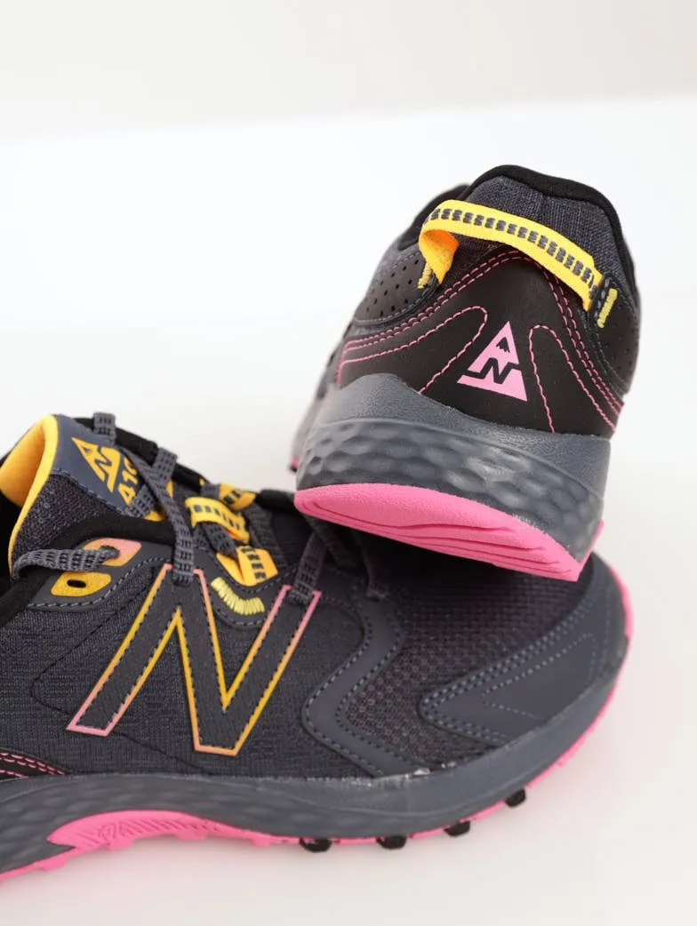 Ladies 410 V7 Trail Runner Sneaker - Black