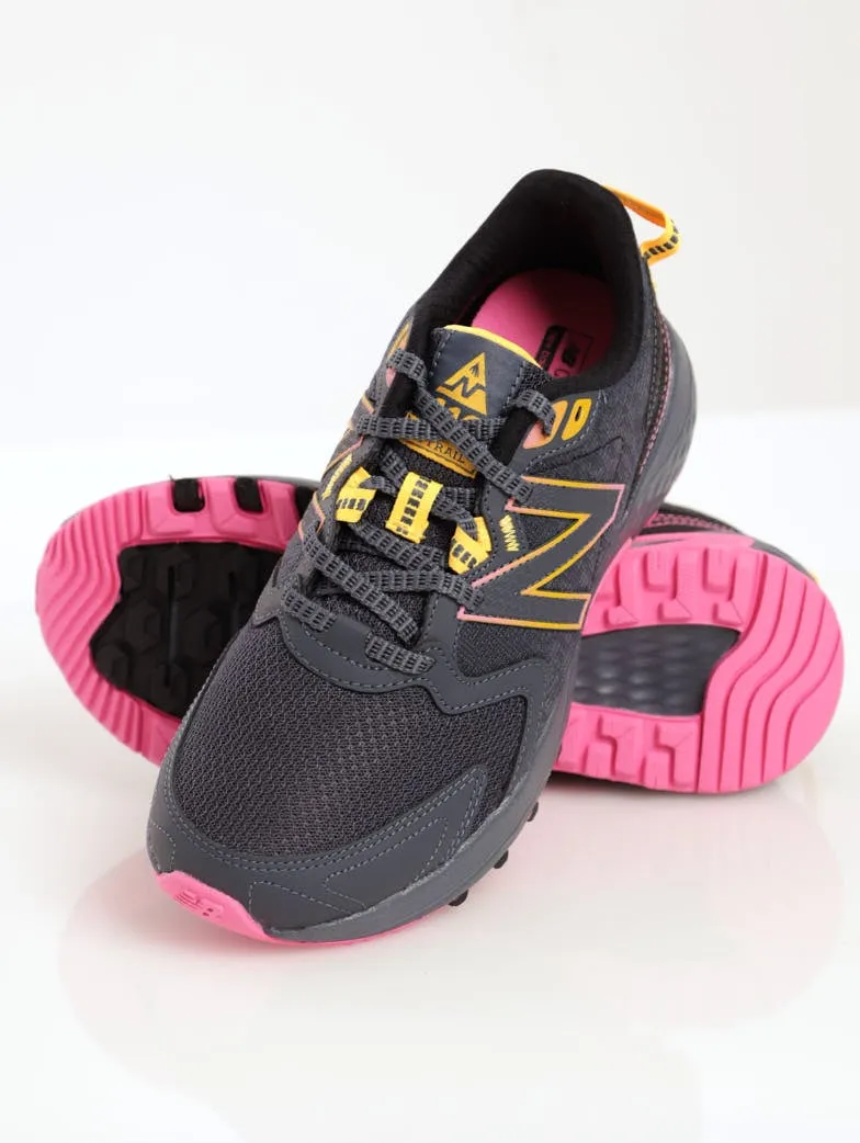 Ladies 410 V7 Trail Runner Sneaker - Black