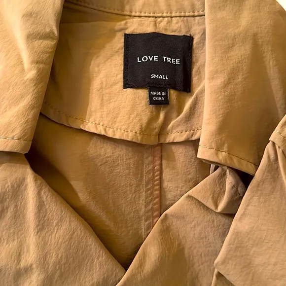 Light Weight Below Knee Beige Trench Coat With Toggle Datail