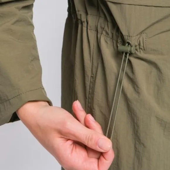 Light Weight Below Knee Beige Trench Coat With Toggle Datail