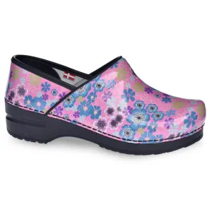 Marilla Women's Slip Resistant Clog in Pink
