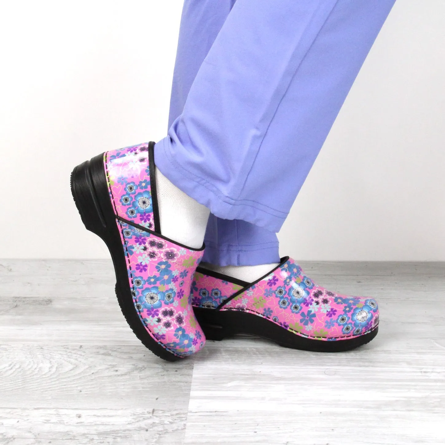 Marilla Women's Slip Resistant Clog in Pink