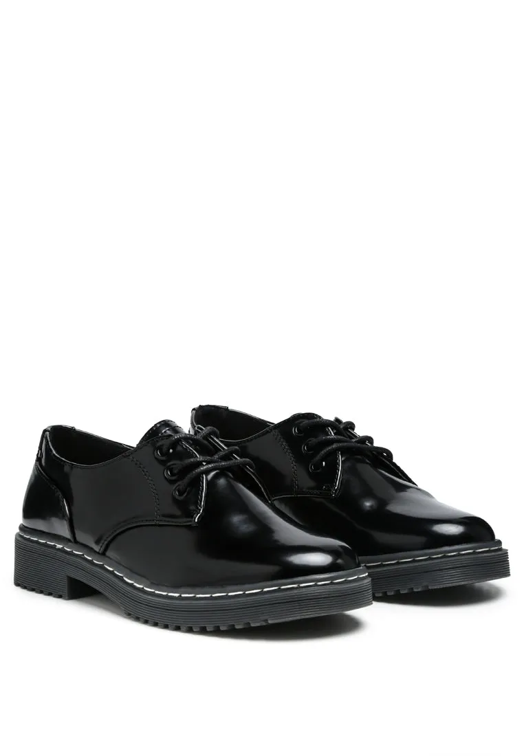 Shanks Oxford Patent Pu Shoes By Ruw