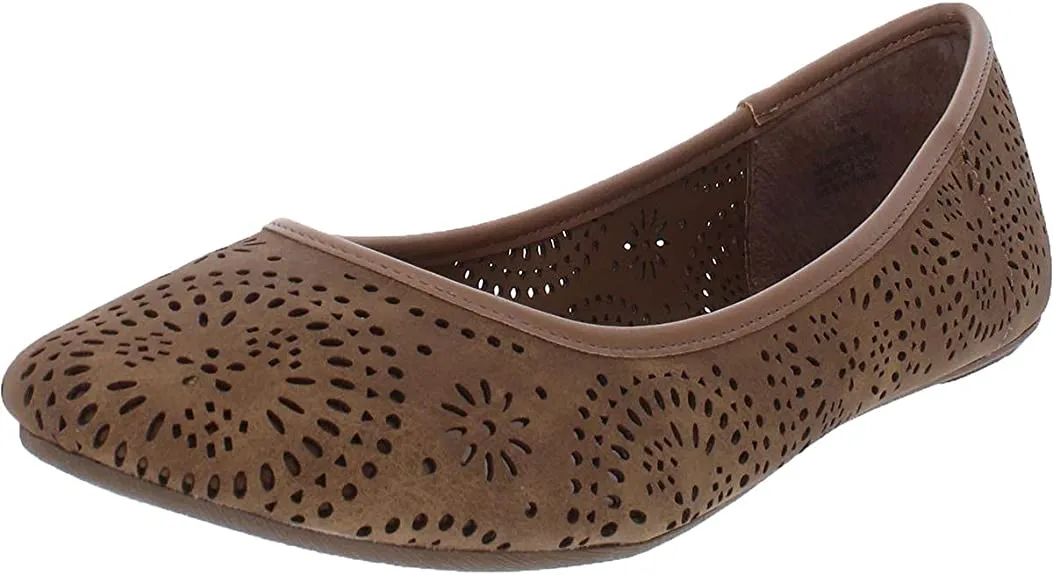 Sun   Stone Womens Sophia Perforated Slip On Flats Tan 6 Medium (B,M)
