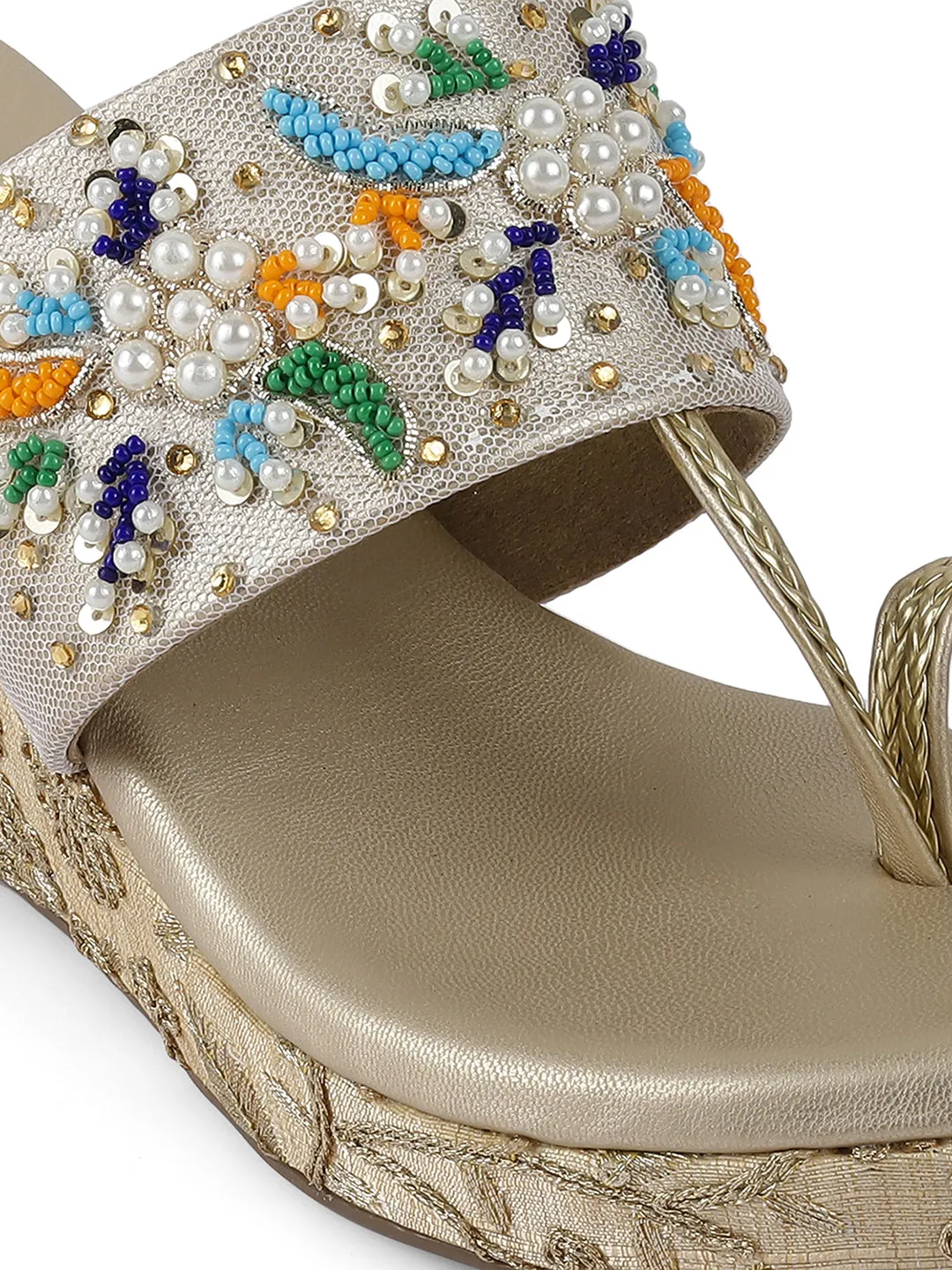 Women Footwear Flatform Heel V Shape Upper Synthetic Bottom Ethnic Wear Sandals